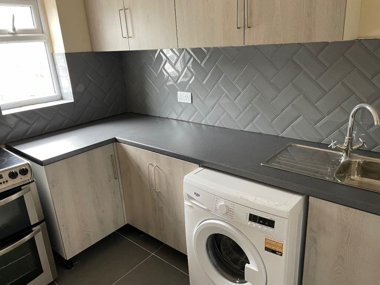 2 bedroom flat in hodge hill 