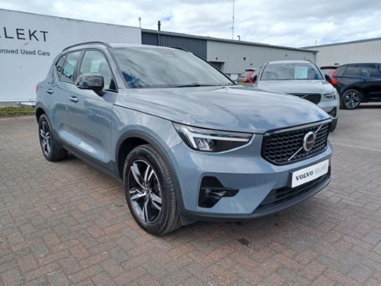 VOLVO XC40 2.0 B3P Plus Dark 5dr Auto