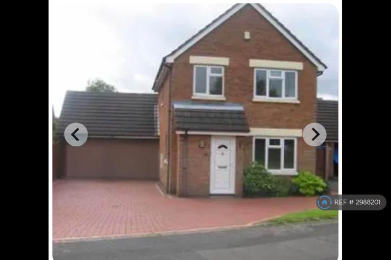 4 bedroom house in Frankholmes Drive, Solihull, B90 (4 bed) (#2988201)