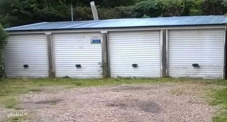 Garage to rent in Enfield (EN1) | Stashbee