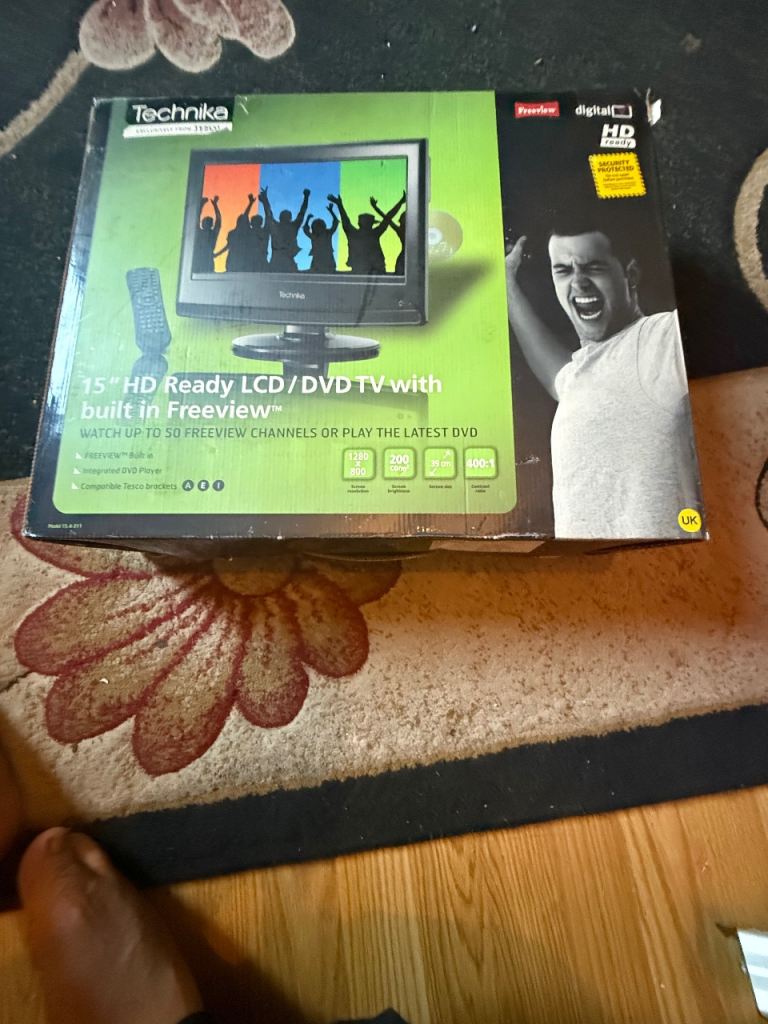 Technika 15" HD Ready LCD/DVD TV with Freeview - Brand New