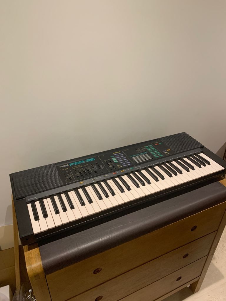 Yamaha PSR36 keyboard / synthesizer