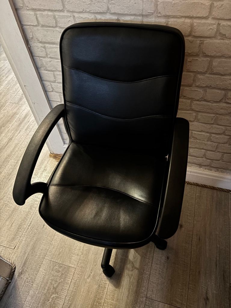 Office chair 