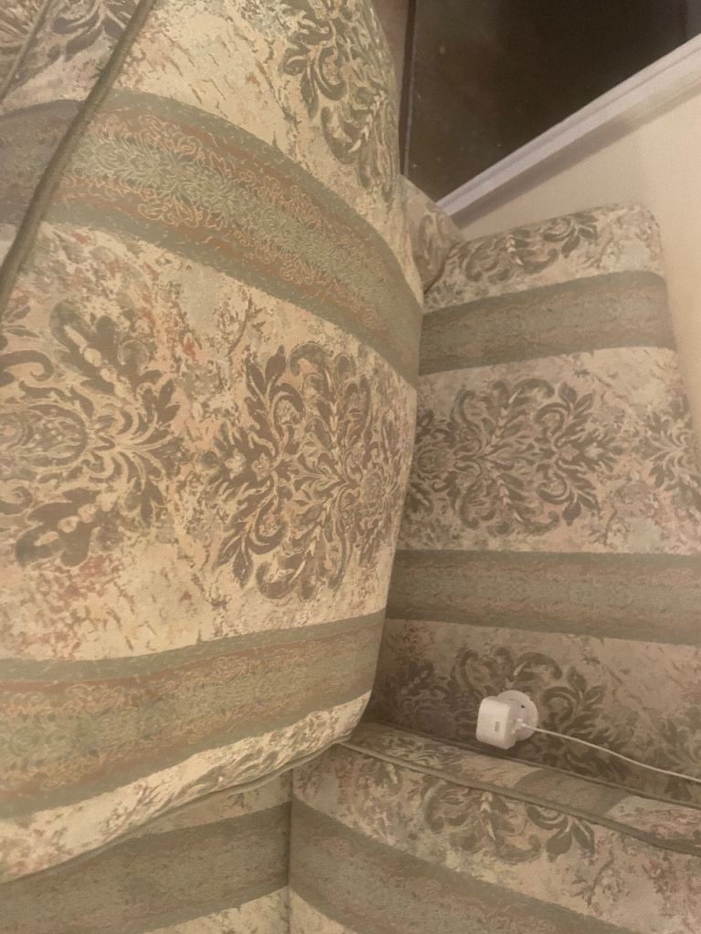 Free sofa/settee very good condition 