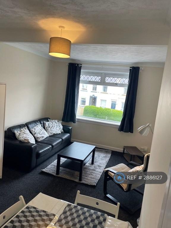 2 bedroom flat in Stenhouse Avenue, Edinburgh, EH11 (2 bed) (#2886127)