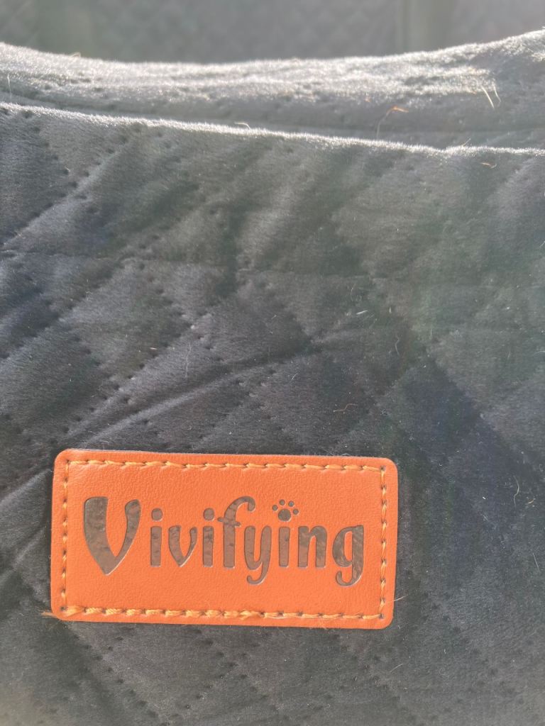 Vivifying Car Seat Cover/Pet Seat – Good Condition