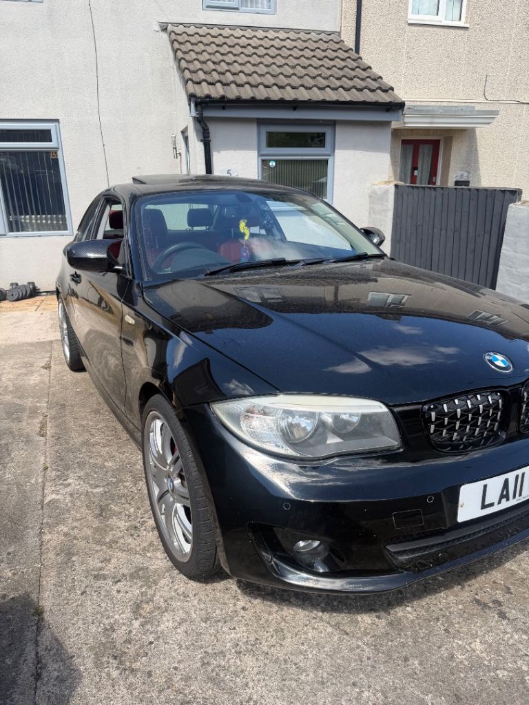 2011 BMW 1 SERIES, Coupe, Semi-Auto Diesel & 4 BMW wheels.  