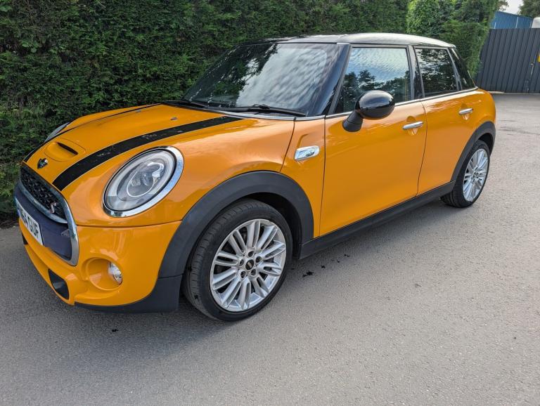 MINI HATCH 2.0 5-Door Hatch Cooper S 2015