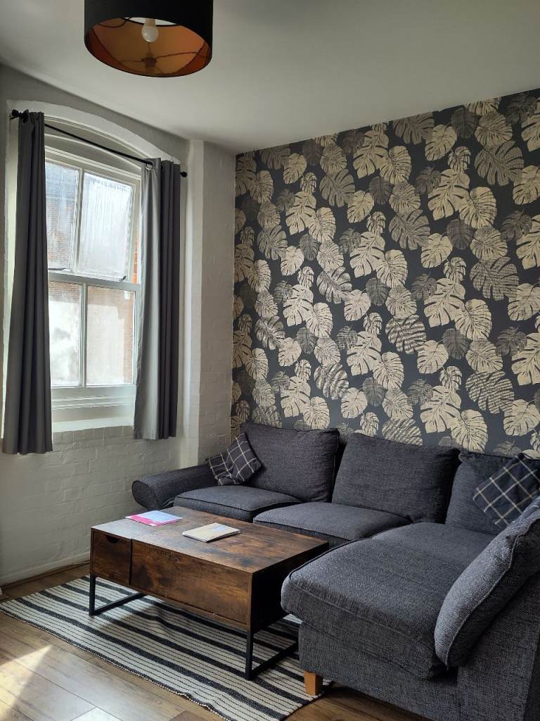 Bright and modern 2 bedroom flat in central Leicester