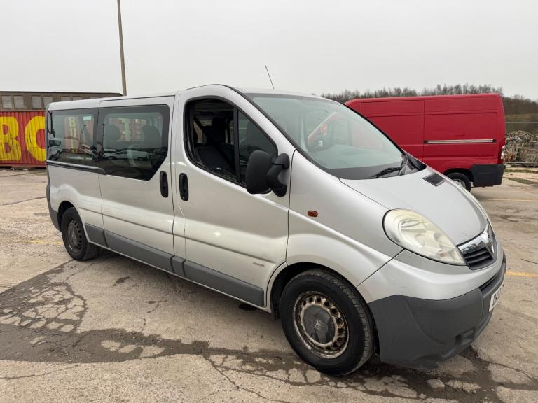 2013 VAUXHALL VIVARO LWB 9 SEATER MINIBUS 2.0 CDTI NO VAT LONG MOT 