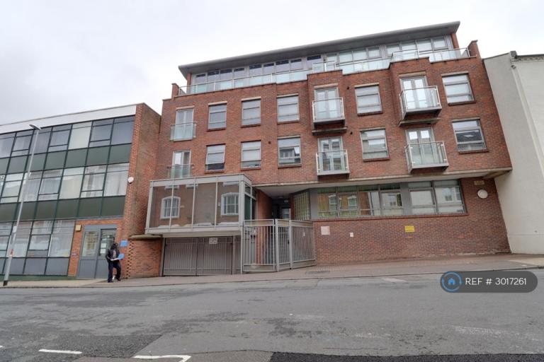1 bedroom flat in The Cube, Northampton, NN1 (1 bed) (#3017261)