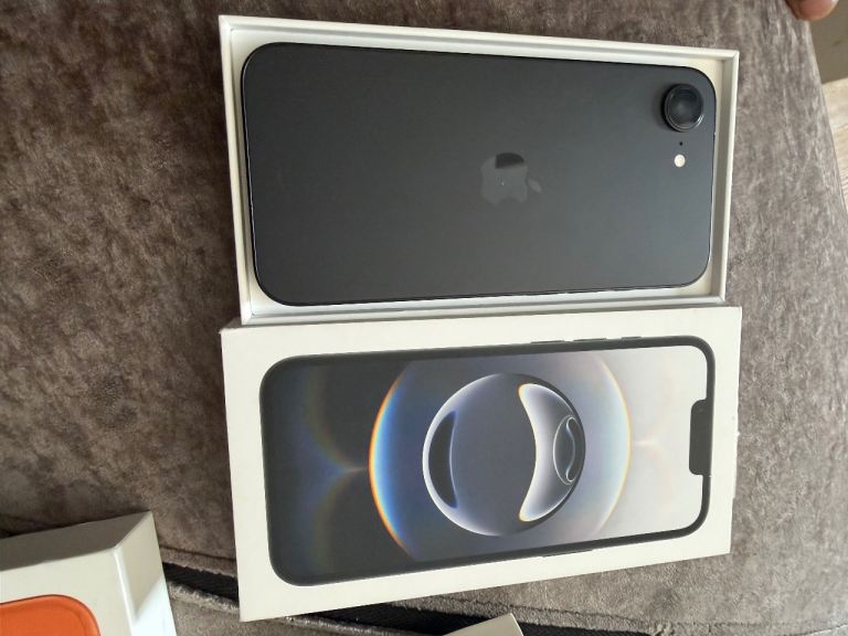 Apple iPhone 16e 128GB – Black, As Good As New