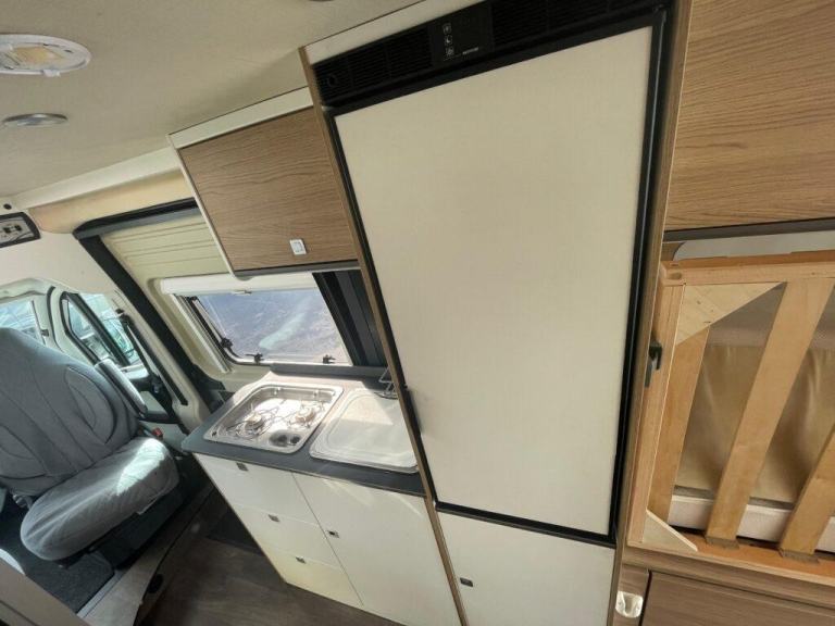 Sunlight Cliff 640 3 Berth 4 Belt Rear Transverse Bed Dinette Conversion Camperv