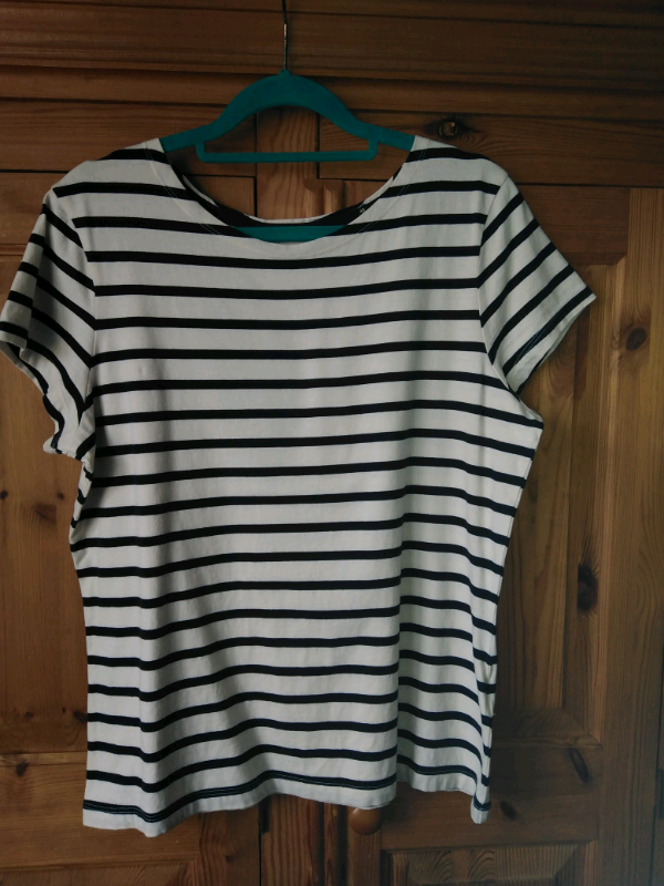 Seasalt t-shirt size 14 