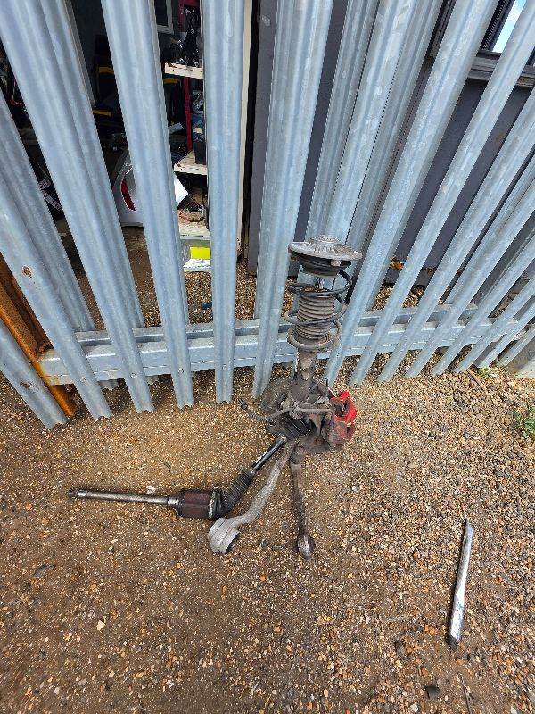 BMW 1 2 3 SERIES F20 F30 F31 F32 FRONT Right Drivers side SUSPENSION LEG X Drive Drive Shaft Parts 