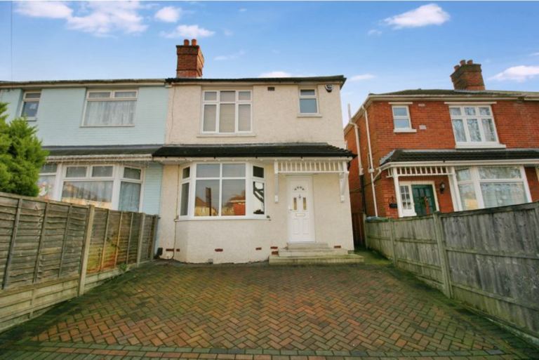 3 Bedroom House for rent near General hospital 