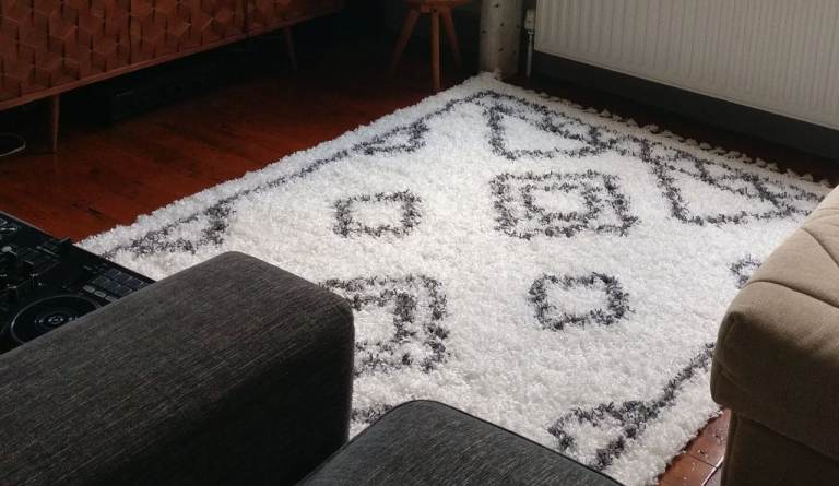 Moroccan / Berber Style Rug - in good condition (pre-owned)