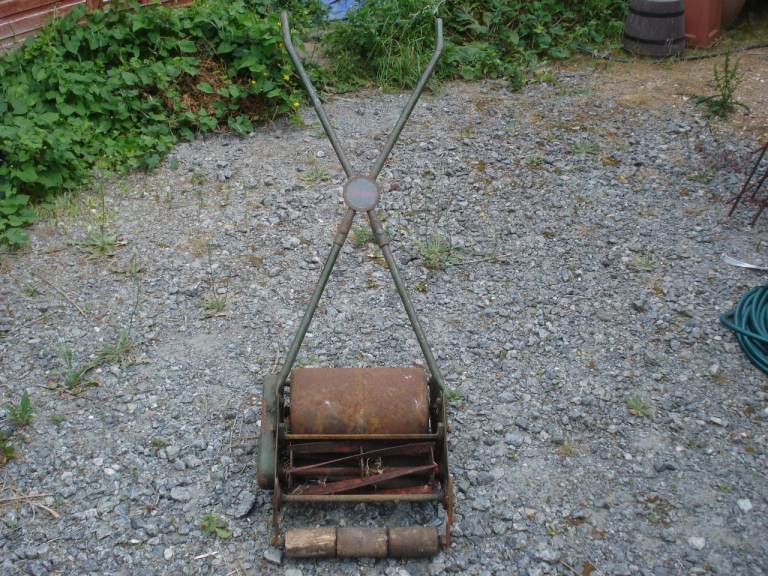 Vintage 12" Webb Push Lawnmower Good Working Order or for Good Working Parts.