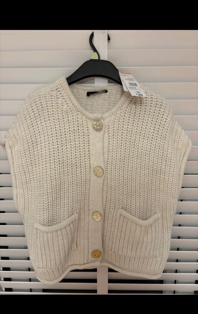 Women’s cream knitted jumper 