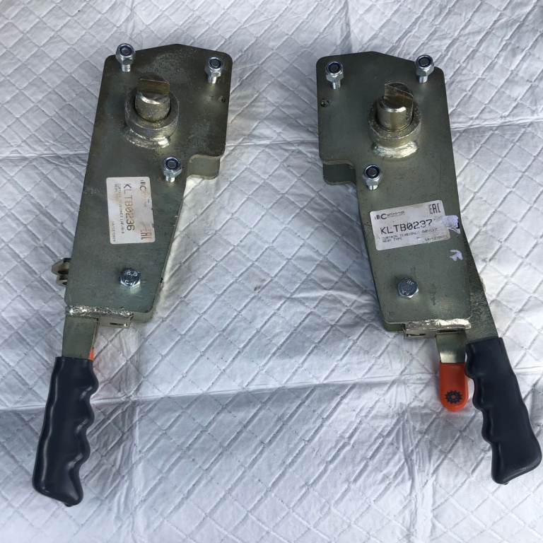 Universal Components Curtain Tensioner Set (RHF/LHR & LHF/RHR ) RM36 Type