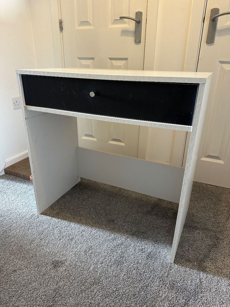 Small compact desk