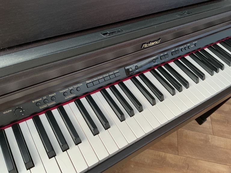 Roland HP203 Digital Piano With Stool