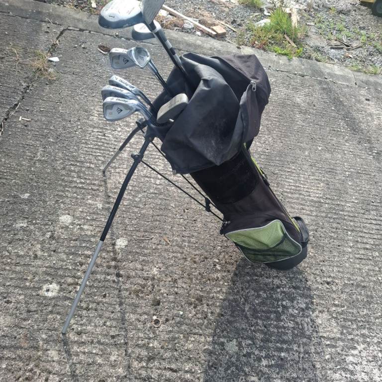 Ben sayers golf bag and dunlop clubs