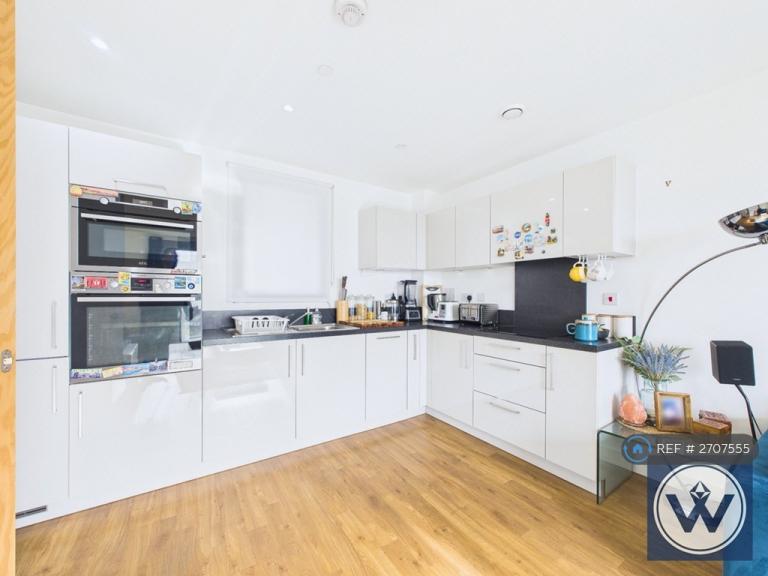 2 bedroom flat in Booth Road, London, E16 (2 bed) (#2707555)