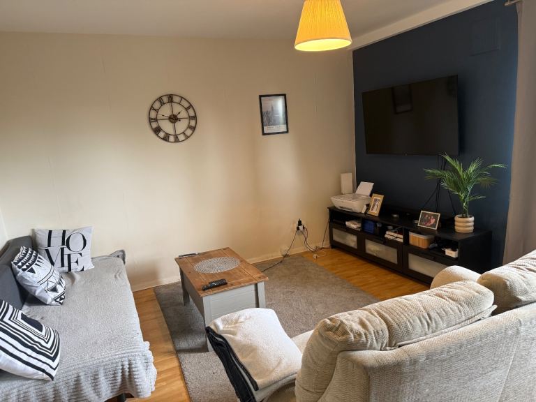 2 bedroom flat available 