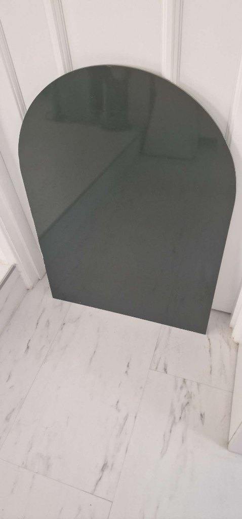 MIRROR, GOOD CONDITION, ARCHED TOP, WITH DETAILING, H 75CM X W 53CM X D 4MM