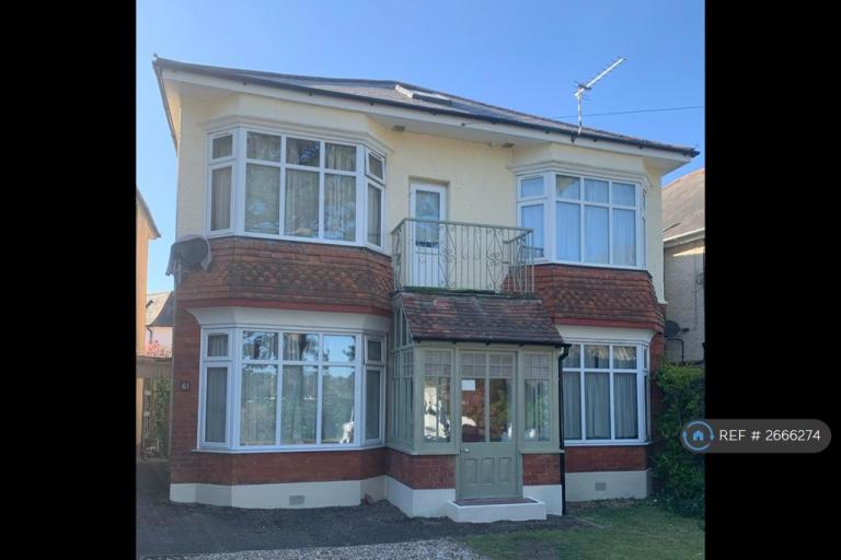 7 bedroom house in Heron Court Road, Bournemouth, BH9 (7 bed) (#2666274)