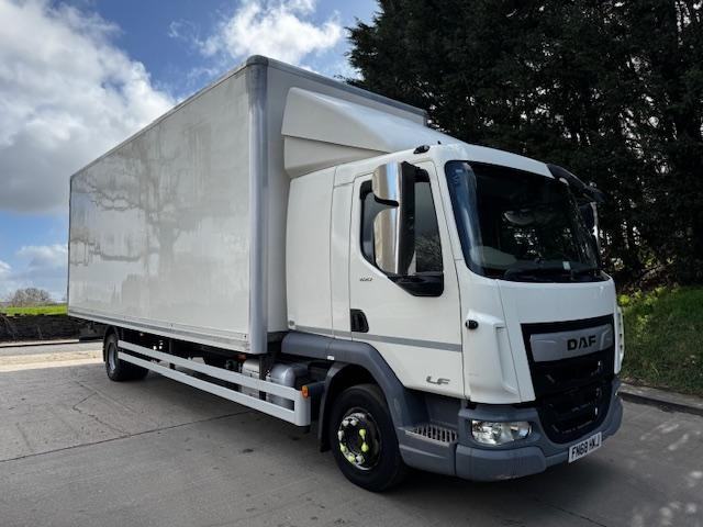 2018 68 DAF LF 180 E6 12T Hatcher sleeper cab 24ft6 box tie rails tail-lift