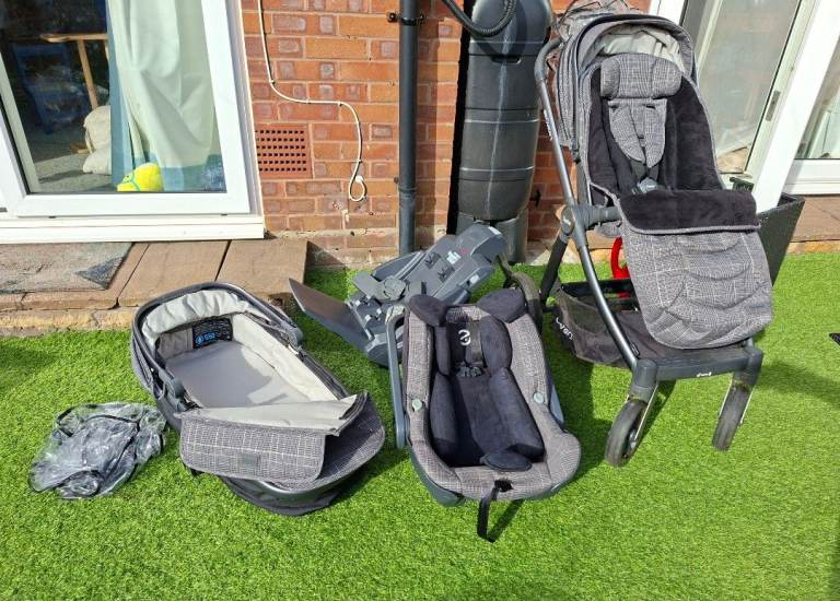 Oyster 3 Travel System with Carrycot, Car Seat & Rain Cover