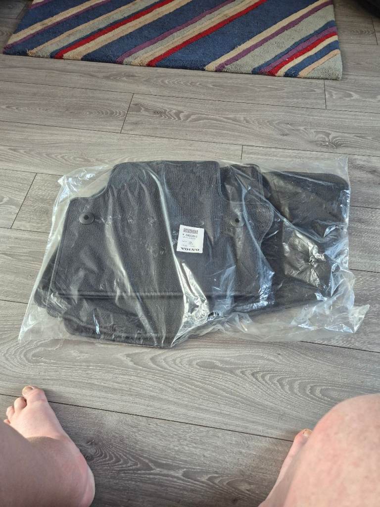 Volvo xc70 floor mats