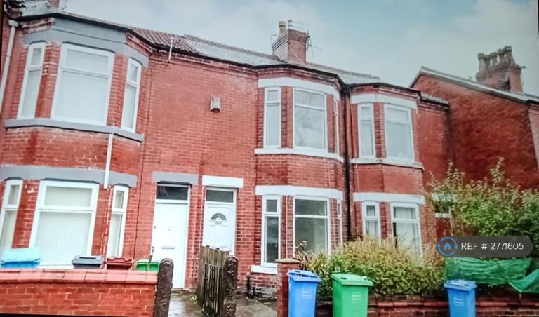 2 bedroom house in Old Road, Manchester, M9 (2 bed) (#2771605)