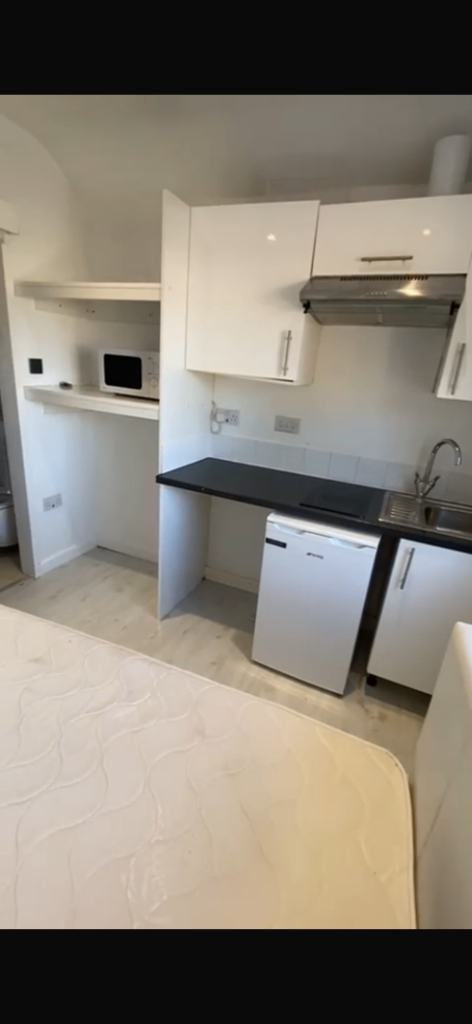 AVAILABLE NOW…,STUFIO FLAT CB1 nr HOSPITALS. 