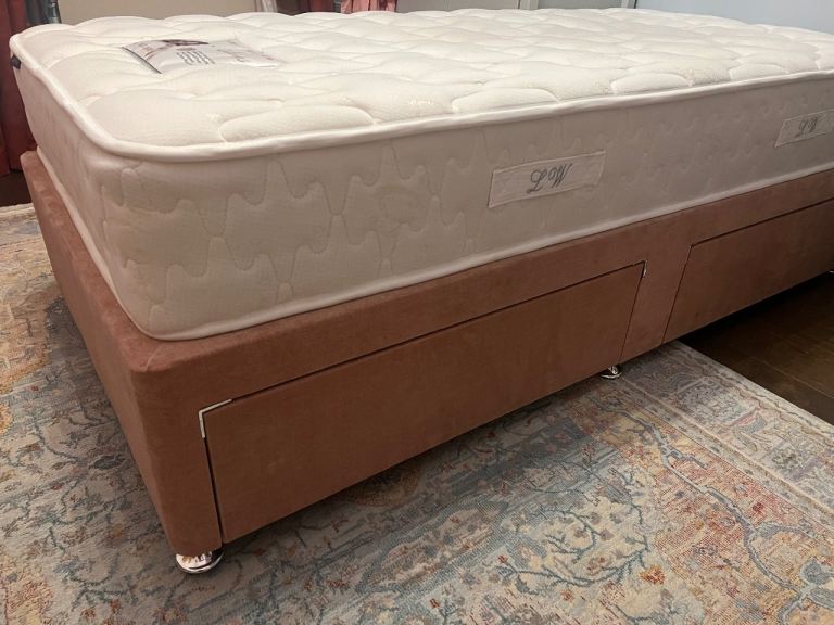 image for Single divan base with mattress