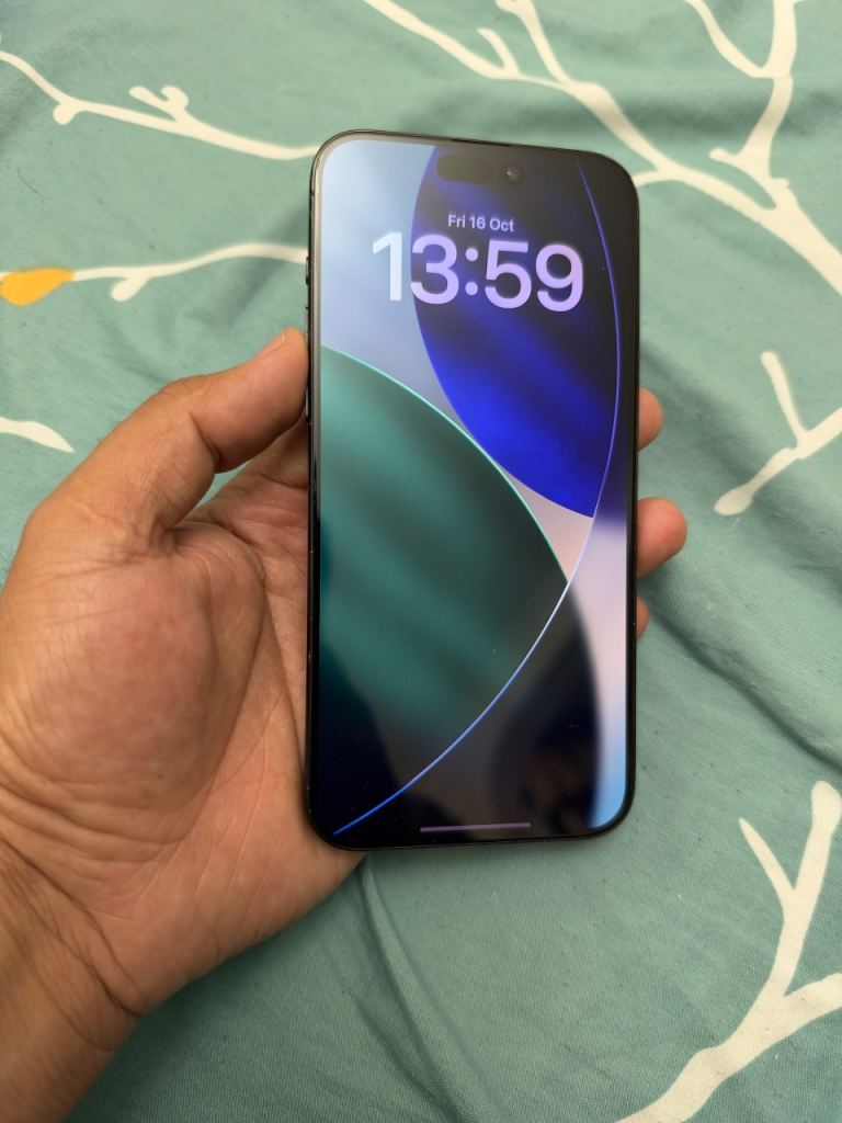 iPhone 15 Pro Max 256gb is in Excellent Condition 