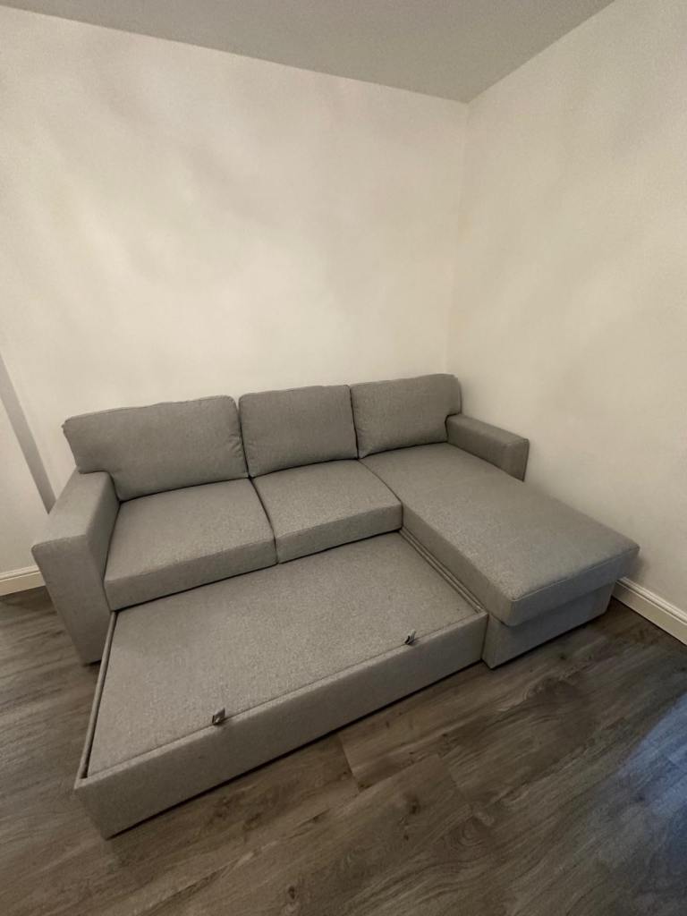 Grey Corner Sofa Bed with Chaise Lounge second-hand– Good Condition