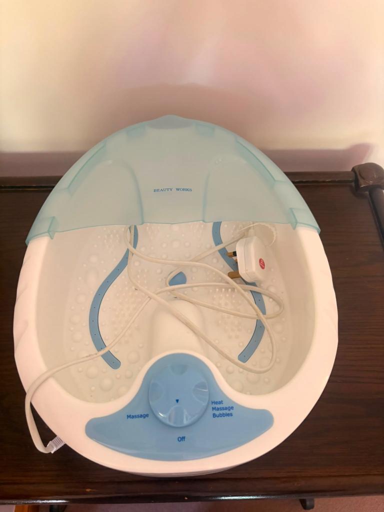 Foot Spa with Heat & Massage Function – Good Condition