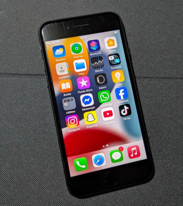 Unlocked iPhone 7 32GB iOS 15 cheap phone for work, business, personal use 