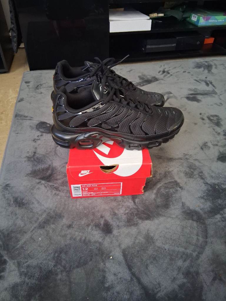 Brand new nike tns 