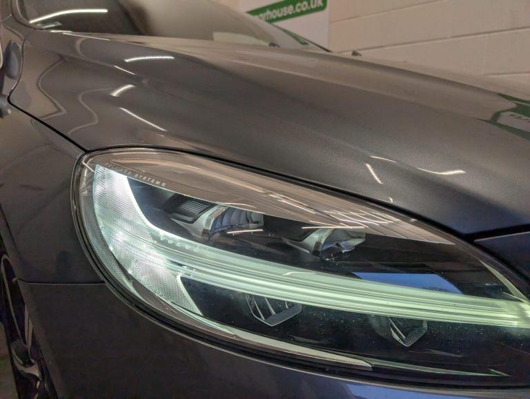 2019 Volvo V40 2.0 T2 GPF R-Design Nav Plus Euro 6 (s/s) 5dr HATCHBACK Petrol Manual