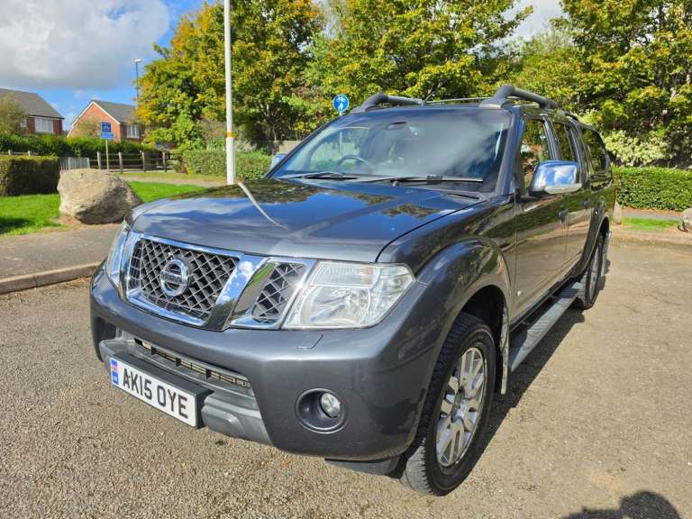 NISSAN NAVARA 3.0 DCI V6 OUTLAW AUTO DOUBLE CAB SAT NAV HEATED SEATS CRUISE A/C