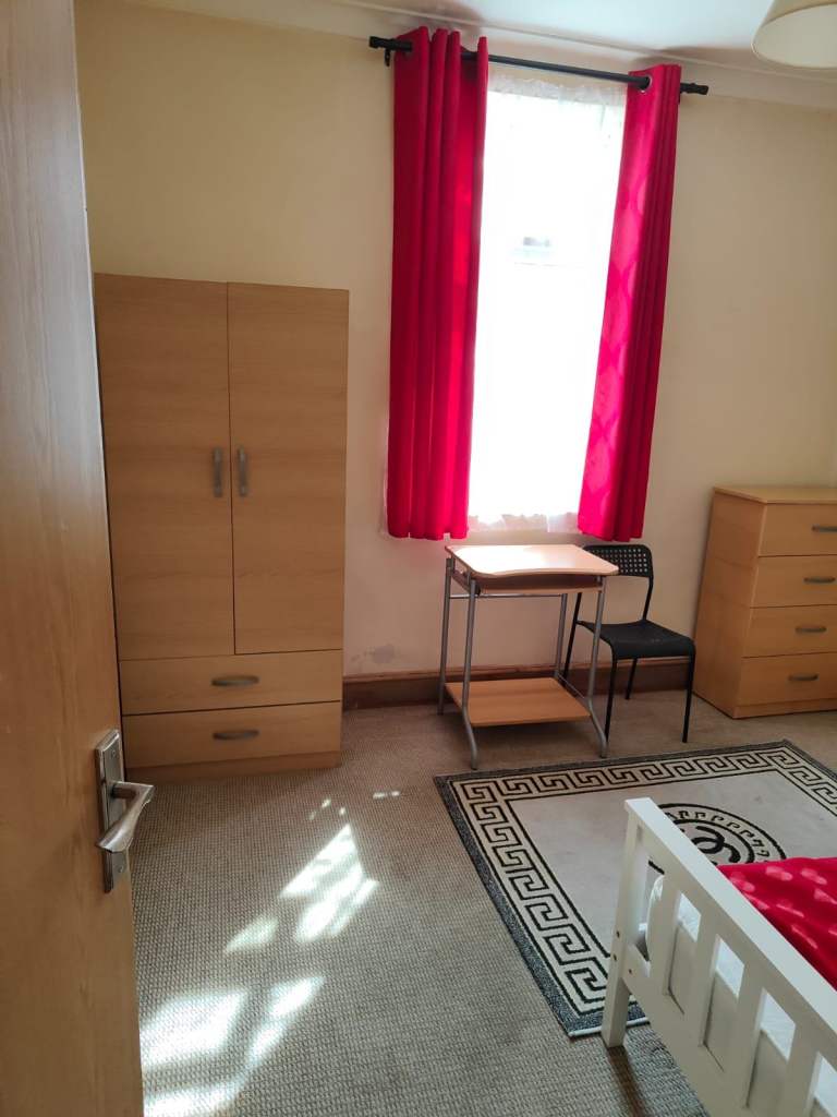 Single room in Ilford IG1