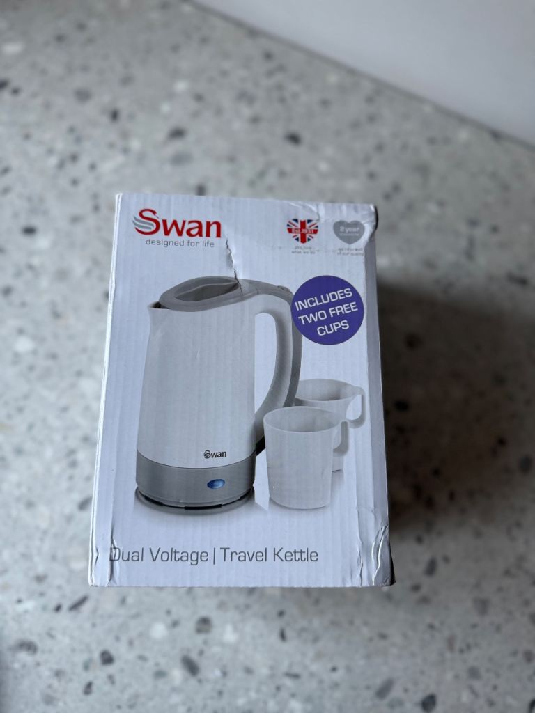 SWAN Dual Voltage Travel Kettle | Includes 2 Free Cups | RRP £18