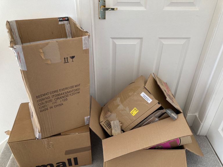 Packing boxes 