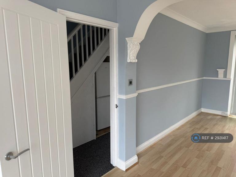 3 bedroom house in Dock Road, Grays, RM17 (3 bed) (#2931417)