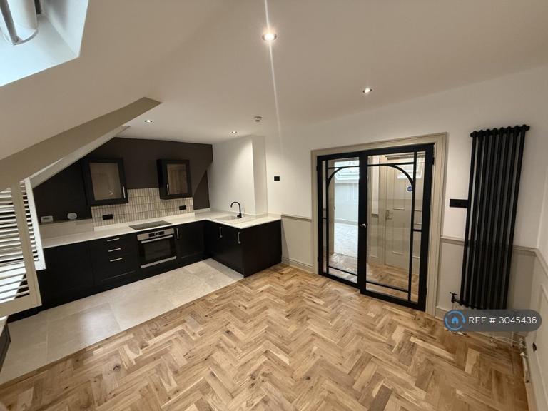 1 bedroom flat in Plasturton Gardens, Cardiff, CF11 (1 bed) (#3045436)