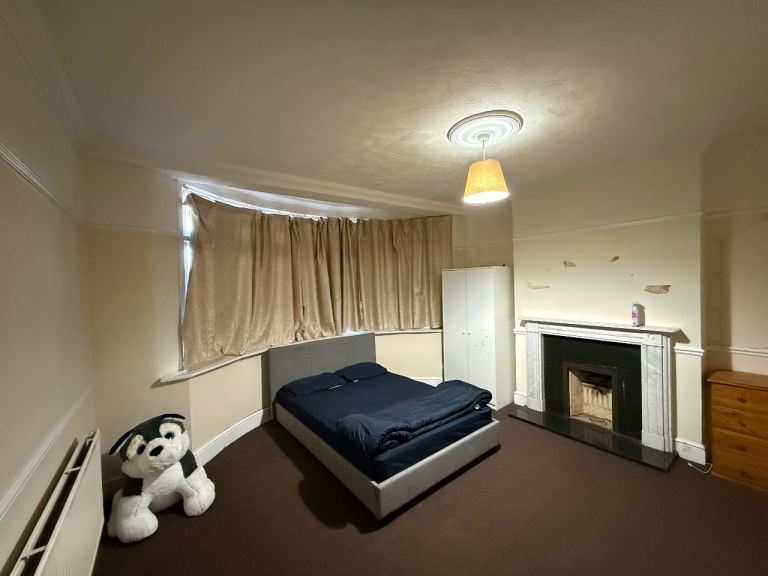 Furnished Double Bedroom | Short-Term | Great Location